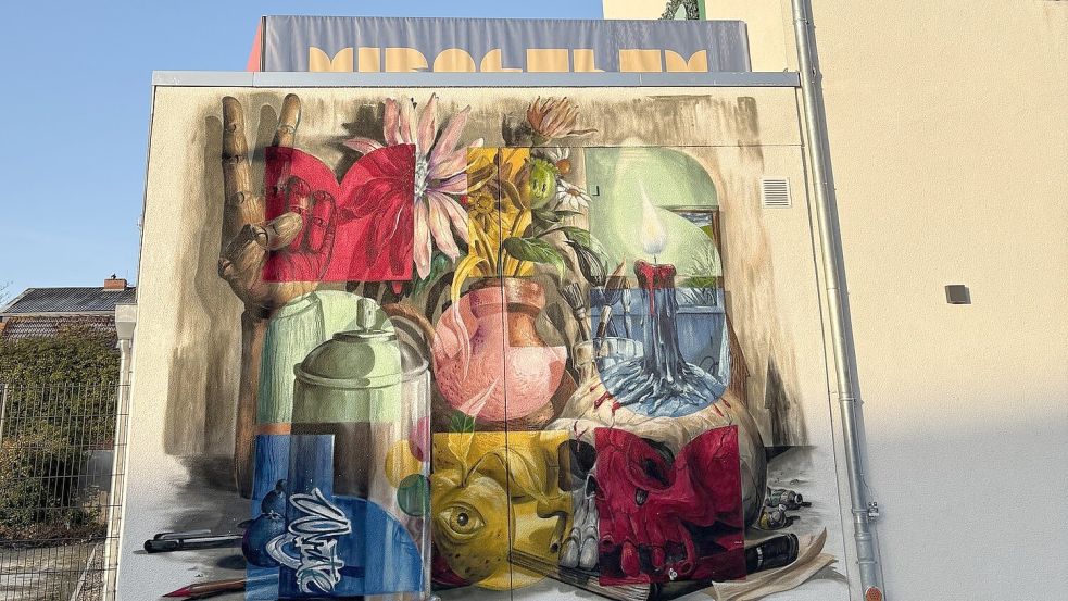 Von der Großen Mühlenwallstraße erschließt sich dem Betrachter oder dem Vorbeifahrenden nicht gleich, was sich in dem Gebäude der Kunstschule verbirgt. Foto: Mieke Matthes