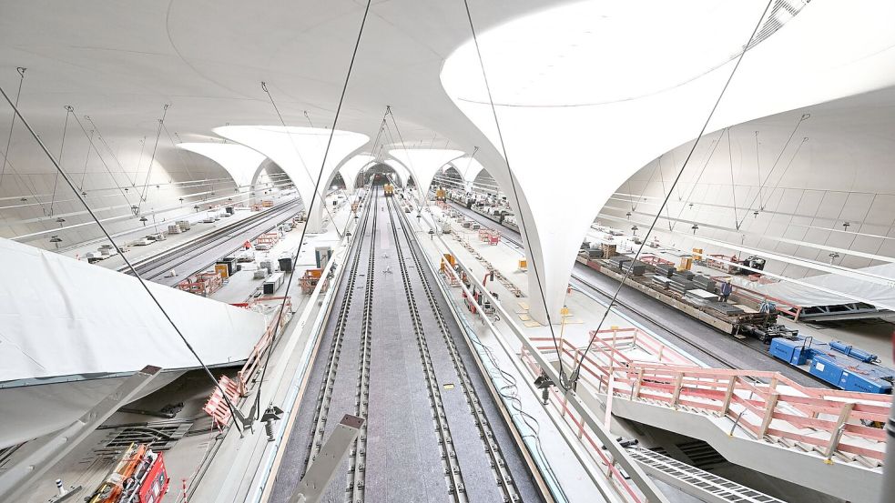 Bis hier die ersten Züge abfahren, dürfte es noch etwas dauern. (Archivbild) Foto: Bernd Weißbrod