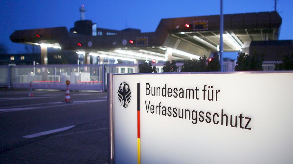 Darf der Verfassungsschutz des Bundes die AfD als gesichert rechtsextremistische Bestrebung einstufen? Das Verwaltungsgericht Köln hat entschieden. Foto: Oliver Berg/dpa