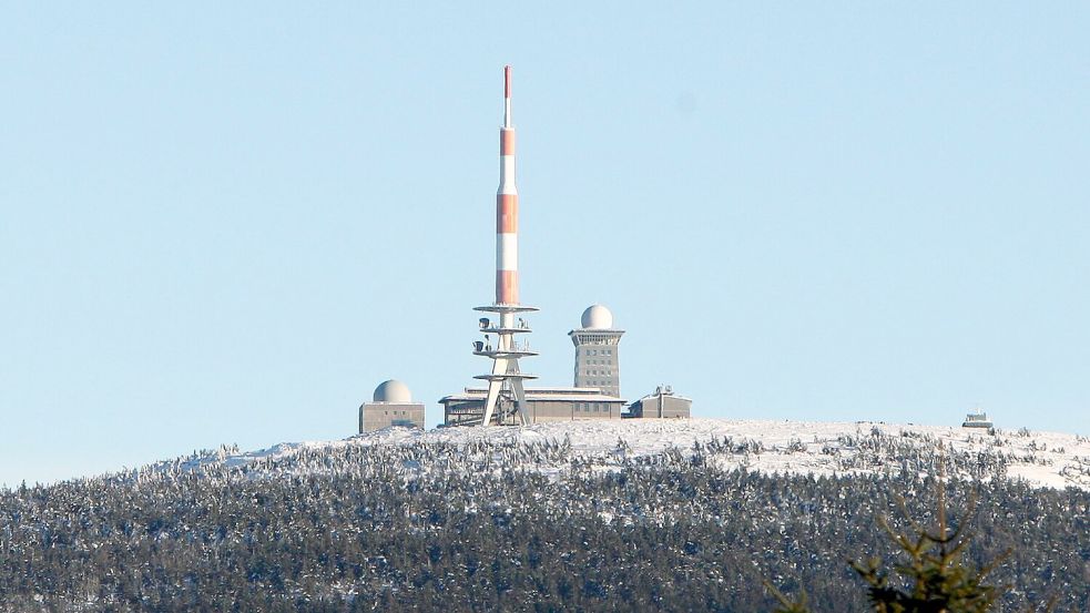 Im Mai möchte die Bundeswehr ein zweiwöchiges Karrierecamp auf der Brockenkuppel veranstalten, um Nachwuchs zu gewinnen. Doch nicht alle halten das Vorhaben für gut. Foto: IMAGO / Susanne Hübner