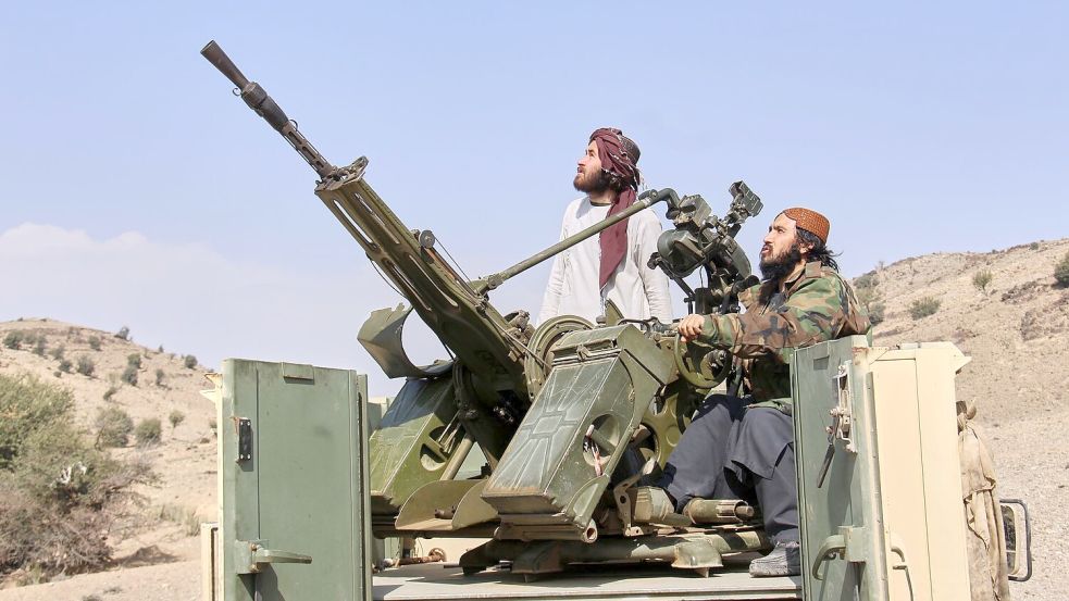 Taliban-Kämpfer griffen am Donnerstagabend pakistanische Stellungen an. Foto: Saifullah Zahir/AP/dpa