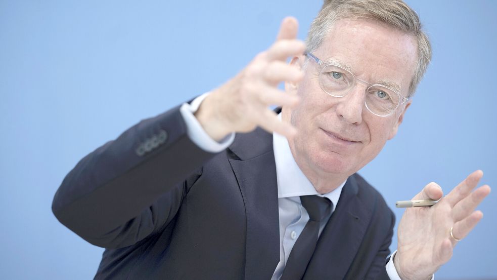 „Wir sehen gerade Licht am Ende eines langen Tunnels“ sagt IW-Direktor Michael Hüther. Foto: IMAGO/IPON