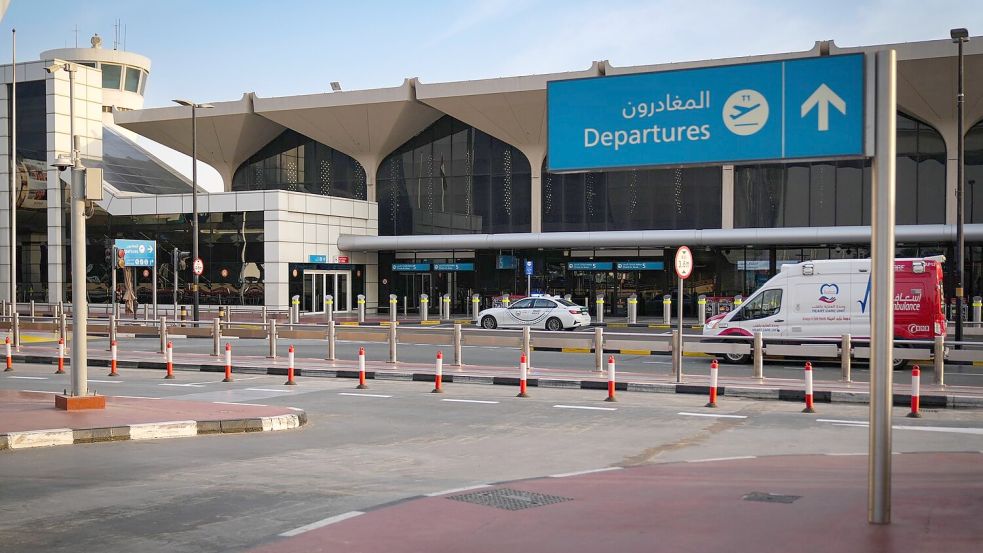 Etwa am internationalen Flughafen von Dubai gibt es derzeit keine Abflüge und Landungen. Foto: Altaf Qadri/AP/dpa