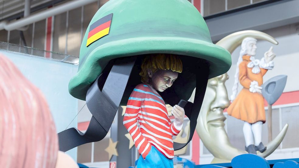 Deutschland diskutiert über Wehrpflicht, Krieg und Frieden. Daran wurde beim diesjährigen Karneval Kritik geübt. Foto: dpa/Rolf Vennenbernd