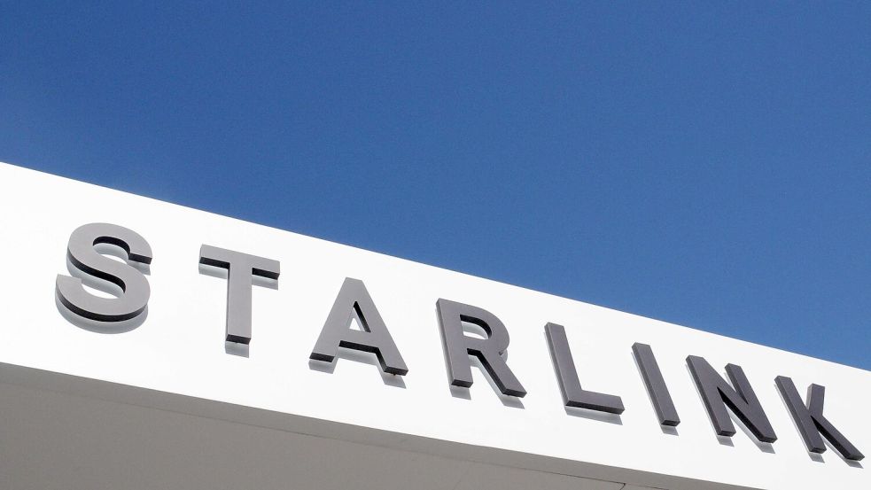 Ein Starlink-Marketingpavillon beim Mobile World Congress 2024. Foto: Wolf von Dewitz/dpa-Zentralbild/