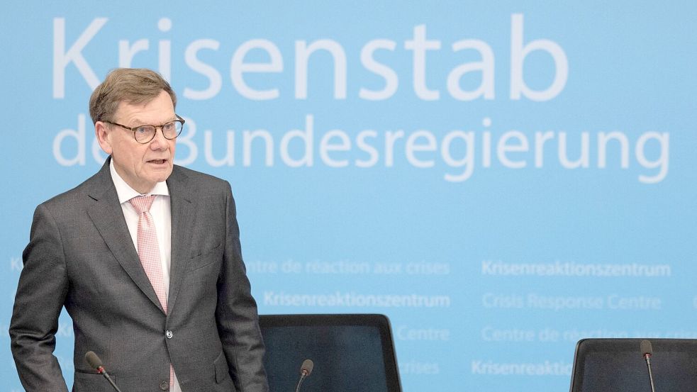 Wadephul bei der Sichtung des Krisenstabes der Bundesregierung im Auswärtigen Amt. Foto: Axel Schmidt/Reuters Pool/dpa