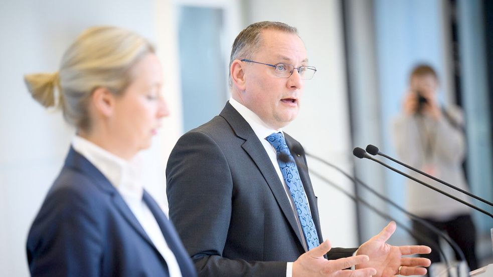 Die AfD-Fraktionsspitze um Alice Weidel und Tino Chrupalla hatte einen Ausschluss Wenzels beantragt. Foto: Bernd von Jutrczenka/dpa