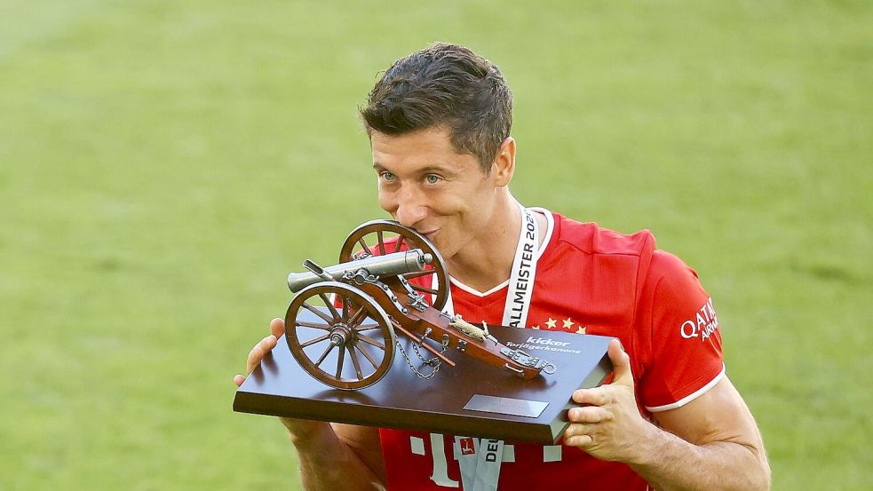 Stellte den Rekord auf: Ex-Bayern-Stürmer Lewandowski. (Archivbild) Foto: Kai Pfaffenbach/Reuters-Pool/dpa