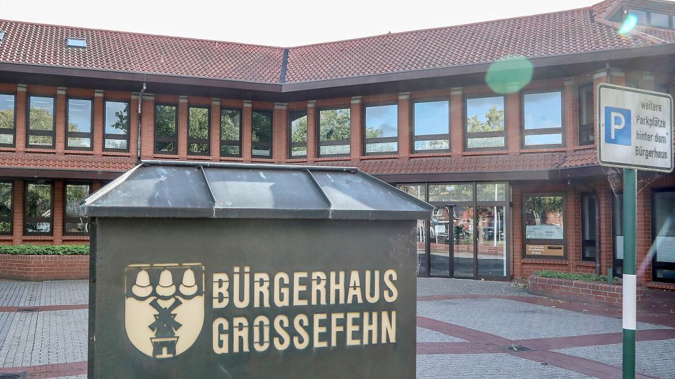 Blick auf das Bürgerhaus Großefehn, Amtssitz des Bürgermeisters Erwain Adams. Die Belange aus Großefehn wurden nicht gehört. Foto: Romuald Banik