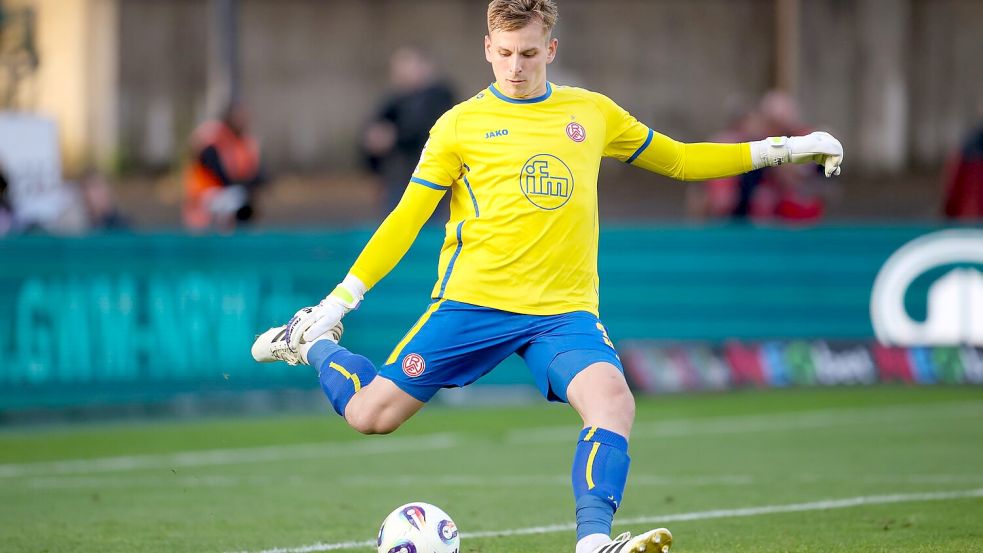 Essens Torwart Felix Wienand ist beim Spiel gegen Waldhof Mannheim von einem Böller verletzt worden. (Archivbild) Foto: Christoph Reichwein