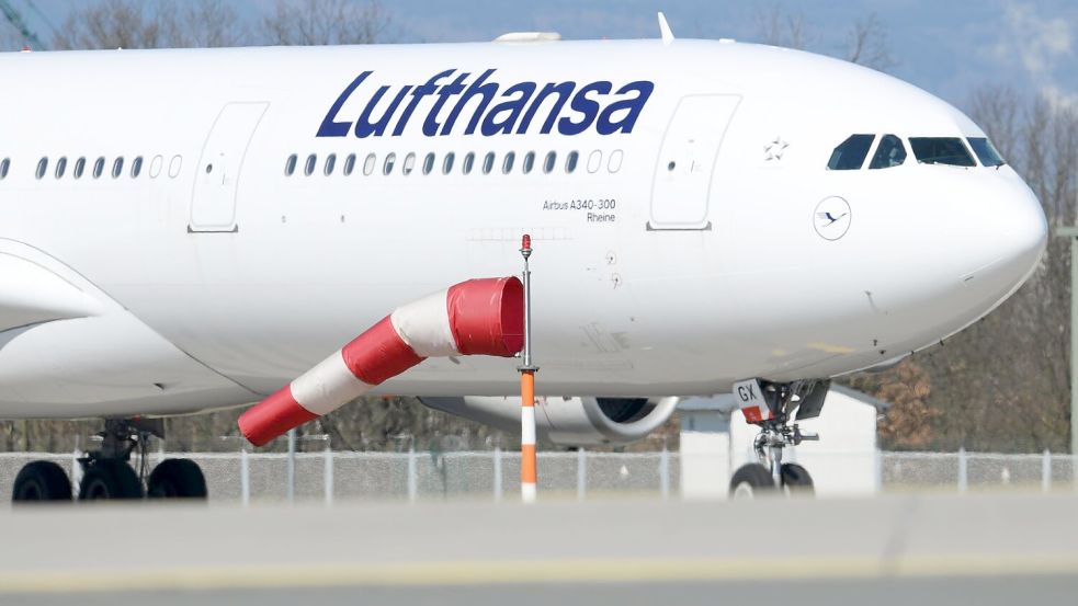 Die Bundesregierung schickte einen Lufthansa-Airbus zu einem ersten Evakuierungsflug nach Oman. (Archivbild) Foto: Arne Dedert