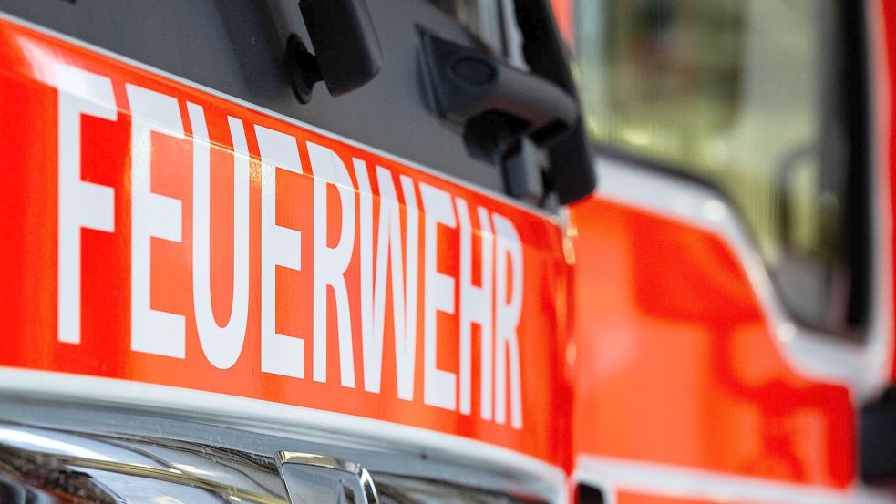 Die Feuerwehr fand zwei Menschen bewusstlos im Foyer des Kurzentrums. (Symbolbild) Foto: Soeren Stache