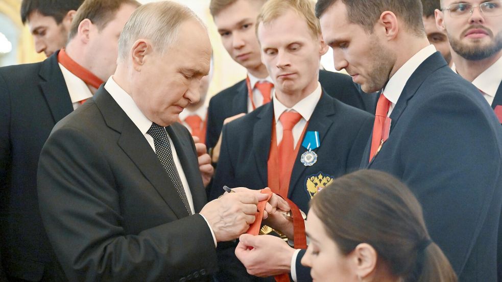 Russlands Präsident Putin bei einer Ehrung von paralympischen Athleten in Moskau nach den Olympische Spielen von Paris 2024. Foto: www.imago-images.de