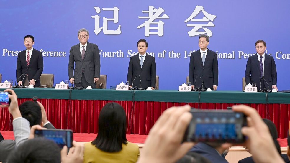 Chinas Ministerien äußerten sich 2,5 Stunden lang zu Wirtschaftsthemen. Foto: Johannes Neudecker/dpa