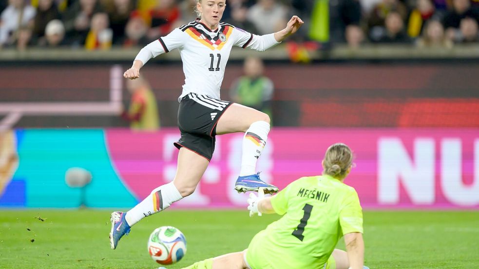 Nächste Hürde überspringen: der Auftrag für Lea Schüller und Co. vor dem Duell mit Norwegen. Foto: Robert Michael