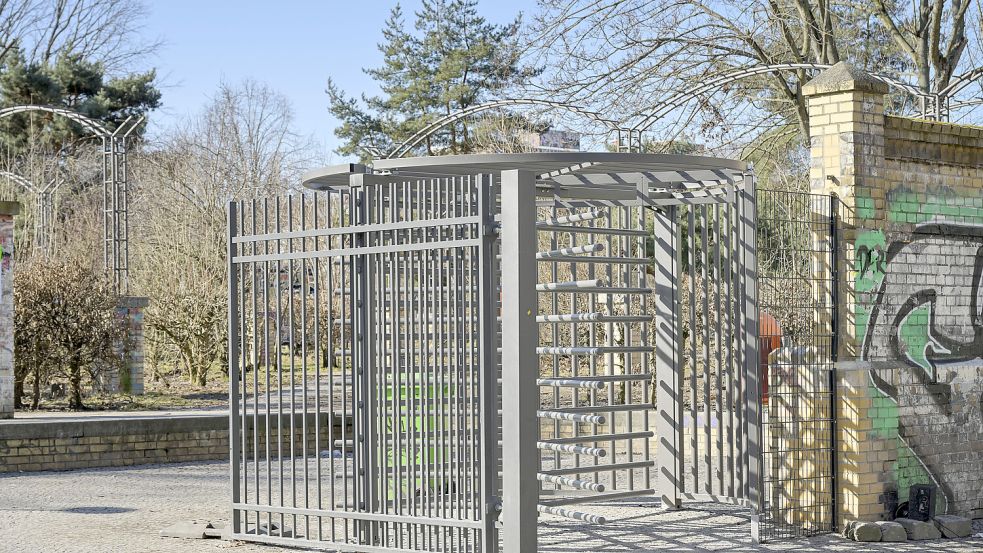 Streitobjekt in der Hauptstadt, jetzt mit Drehtür und Zaun: der Görlitzer Park. Foto: IMAGO / Joko