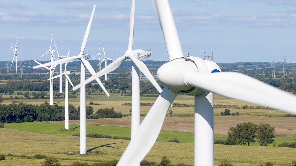 Windpark bei Schuby in Schleswig-Holstein: Das nördlichste Bundesland und Bayern ziehen jetzt beim Windkraftausbau an einem Strang. Foto: Imago