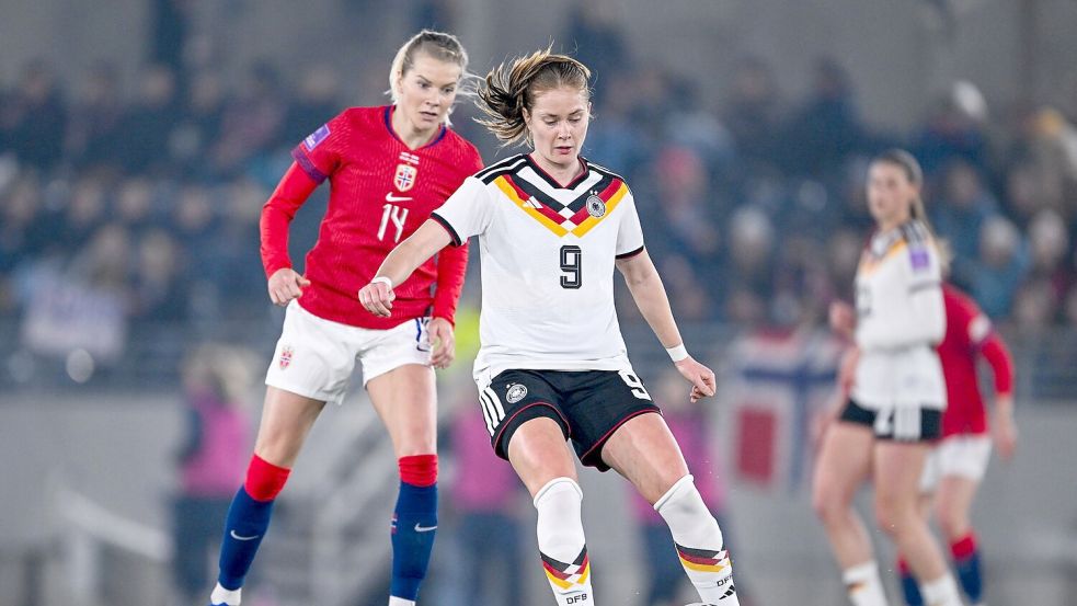 Oft einen Schritt schneller: Sjoeke Nüsken und die deutschen Fußballerinnen. Foto: Carina Johansen/NTB/dpa
