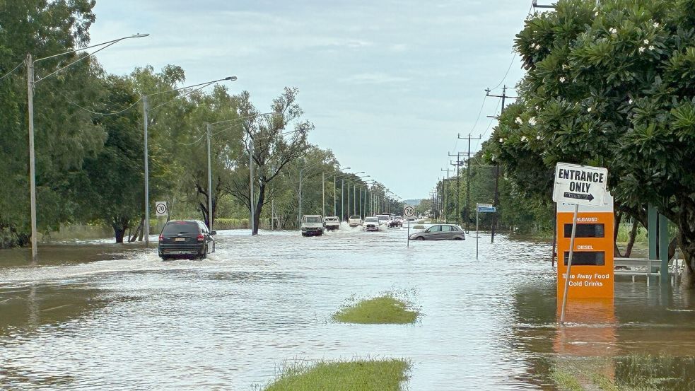 Nach heftigem Regen ist der Katherine River über die Ufer getreten. Foto: Jas Streten