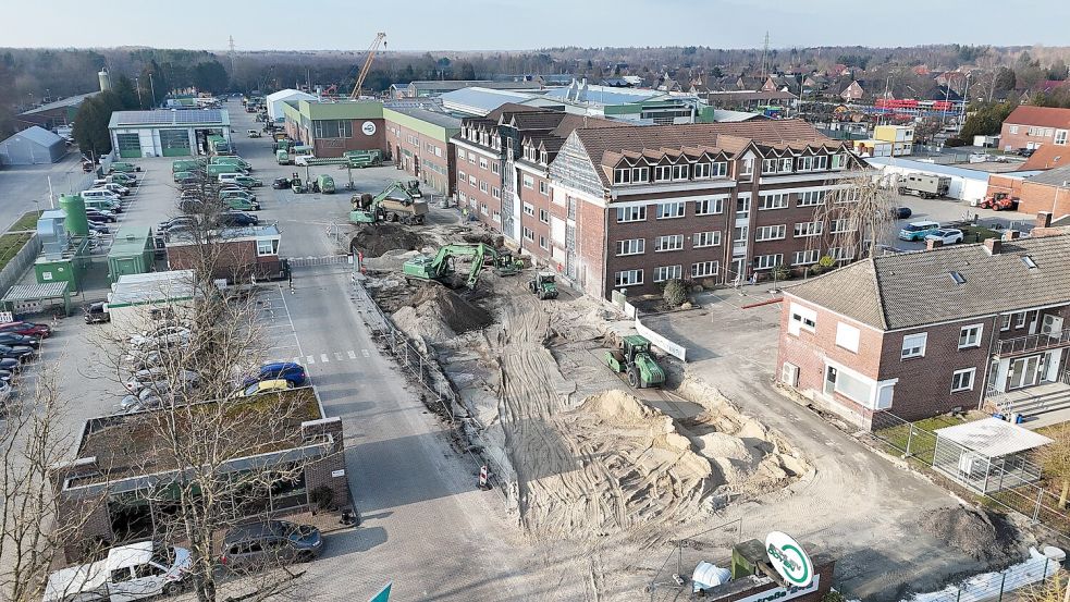 25. Februar 2026: Der Baugrund wird für den Bau des neuen Bürogebäudes vorbereitet. Foto: Bohlen & Doyen