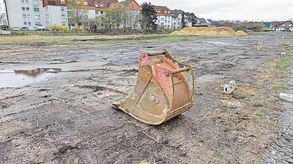 2022 erfolgte der erste Spatenstich im Baugebiet Große Eversheide – damals für WiO-Gebäude mit 145 Wohnungen. Nun werden 20 Doppelhausgrundstücke vermarktet. Foto: Jörn Martens