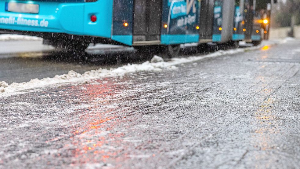 Fünfmal ist Anfang 2026 in Osnabrück wegen Glatteis und Schnee die Schule ausgefallen. Warum gibt es für die allgemeinbildenden Schulen keinen Distanzunterricht? Foto: Denise Matthey