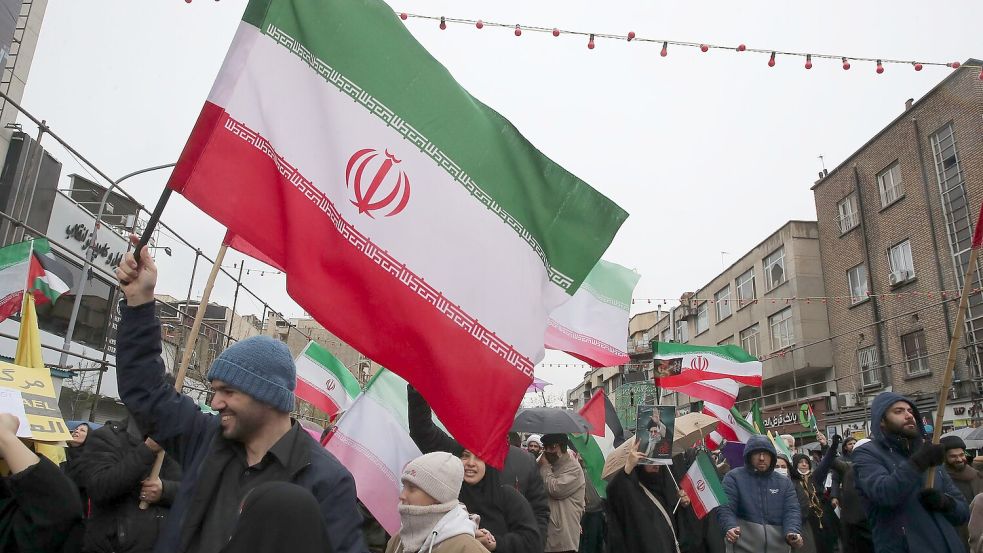 Demonstranten feiern den antiisraelischen Al-Kuds-Tag Foto: Stringer