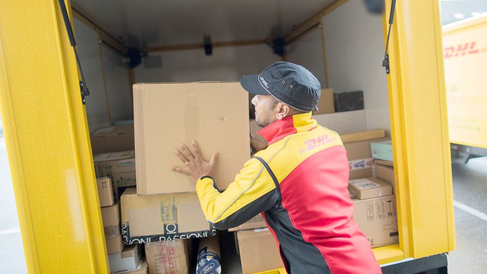 Bei der Paketzustellung via DHL gab es in Südbrookmerland zuletzt Probleme. Foto: Rolf Vennenbernd/DPA