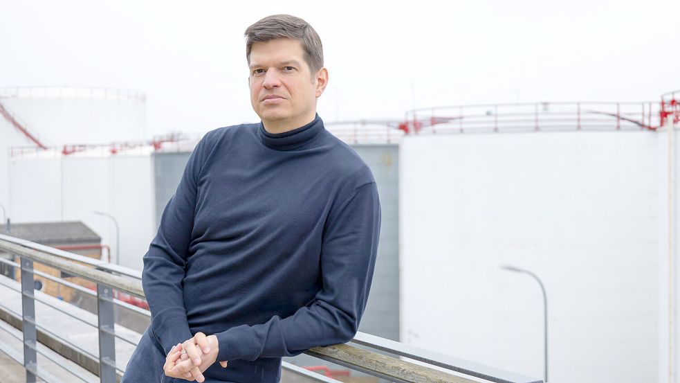 Frederick Beckmann ist der CEO des alteingesessenen Osnabrücker Unternehmens Q1 Energie AG. Foto: Q1 Energie AG/Lena Nick