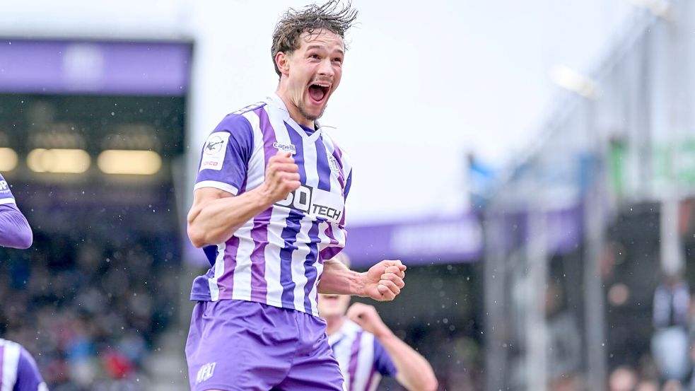 Bejubelte sein erstes Tor für den VfL Osnabrück beim 4:1 gegen Mannheim: Robin Fabinski. Foto: Michael Titgemeyer