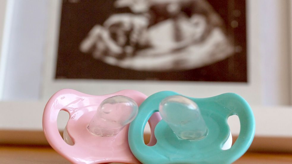 Wie ein Kind sein wird, weiß man vor der Geburt nicht. Verbinden werdende Eltern deshalb so viel mit dem Geschlecht? Foto: Fernando Gutierrez-Juarez/dpa