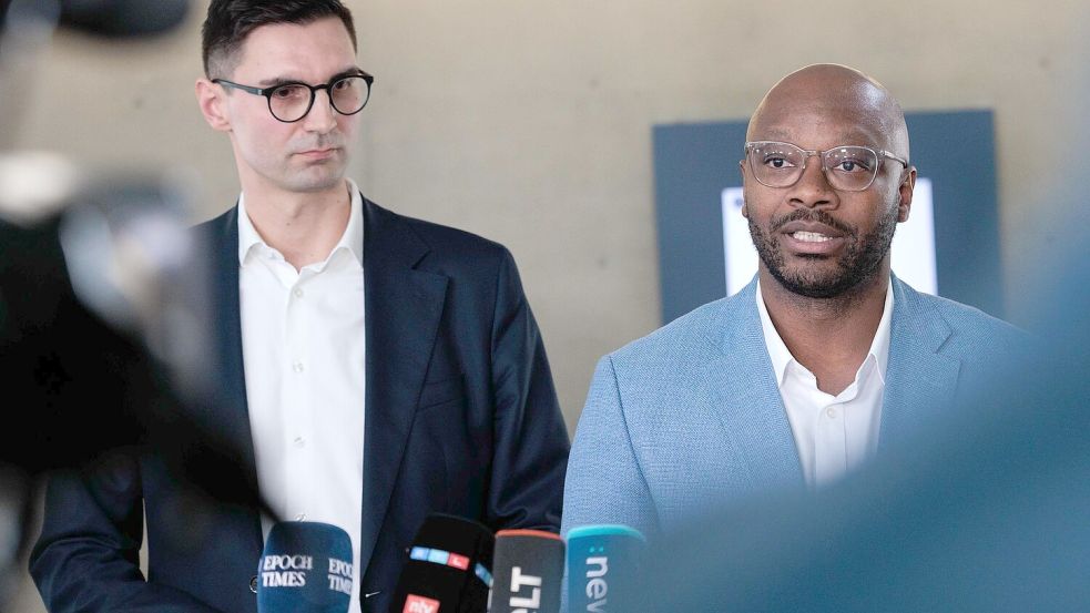 Politiker der Koalition zeigen sich enttäuscht über die Mineralölbranche. Foto: Carsten Koall/dpa