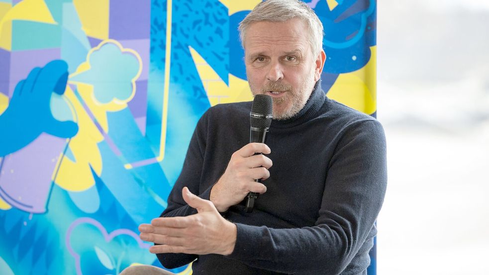 Dietmar Hamann hat die Bayern-Führung für ihr Vorgehen im Fall Luis Díaz scharf kritisiert. (Archivbild) Foto: Leonie Asendorpf