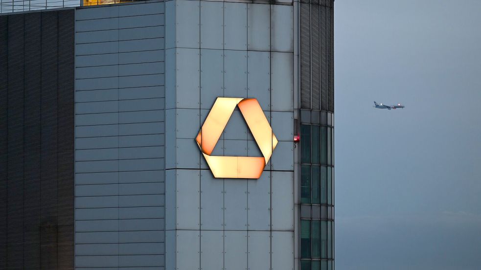 Die Commerzbank in Frankfurt kämpft um ihre Unabhängigkeit. (Archivbild) Foto: Arne Dedert