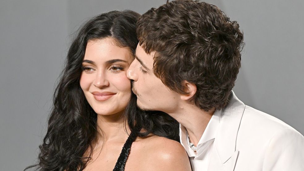 Im Turtelmodus bei der „Vanity Fair“-Party: Kylie Jenner (28) und Timothée Chalamet (30). Foto: Doug Peters