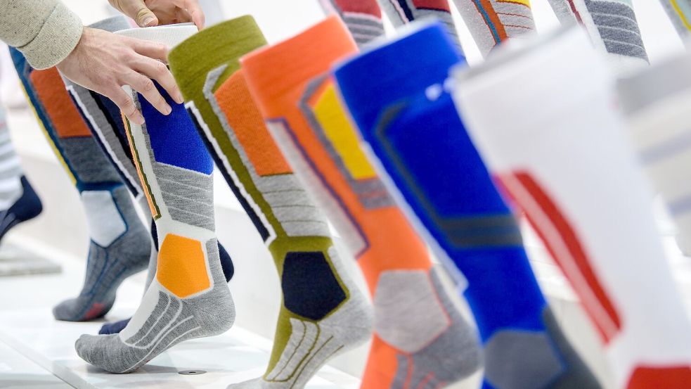 Socken sind zu einem beliebten modischen Accessoires geworden. Foto: Matthias Balk/dpa