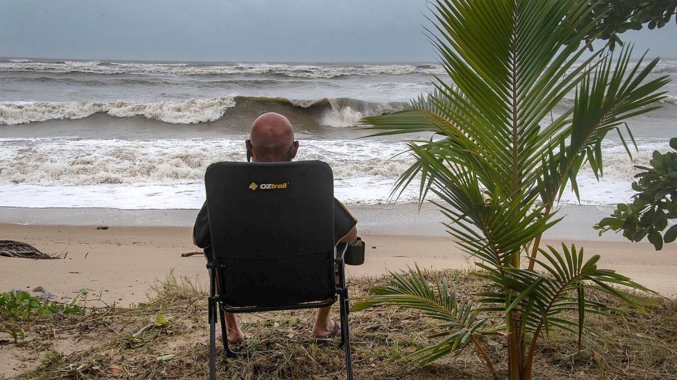 Der Zyklon könnte am Freitagmorgen (Ortszeit) ganz im Nordosten Australiens auf Land treffen. Foto: Brian Cassey