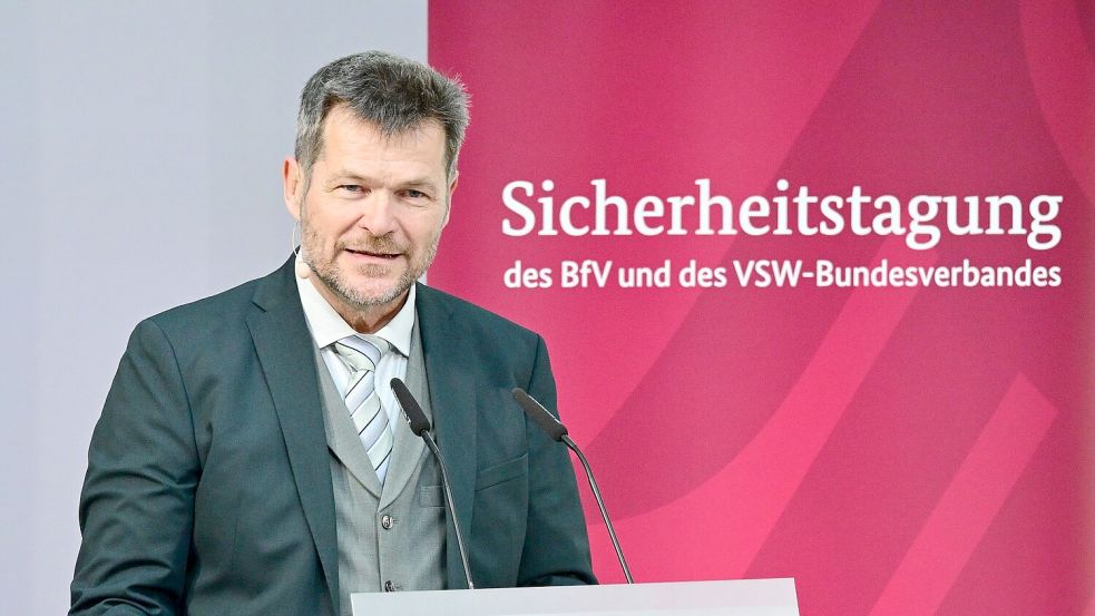 „Die Dynamik der Bedrohungen erforderte schnellere Fortschritte“, sagt der Präsident des Verbandes für Sicherheit in der Wirtschaft, Johannes Strümpfel. Foto: Soeren Stache