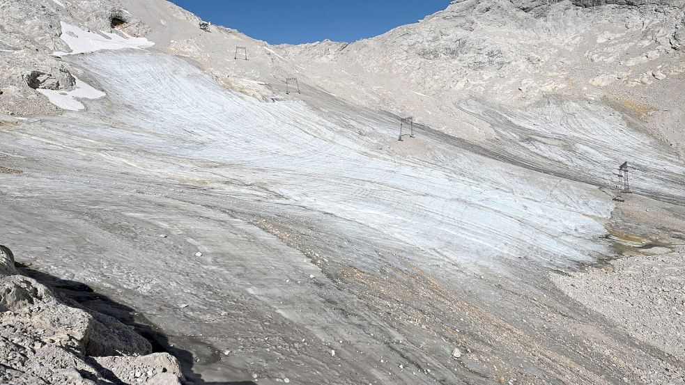 Der Nördliche Schneeferner hat so stark an Dicke verloren, dass ein Lift abgebaut werden muss. (Archivbild) Foto: Angelika Warmuth