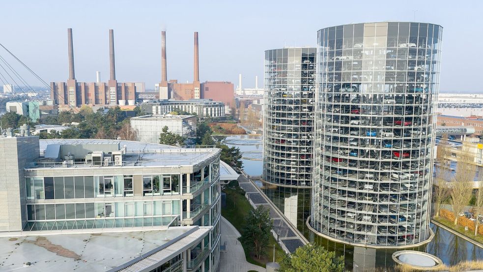 Bei Volkswagen fließt nun doch im Mai eine Prämie. (Archivbild) Foto: Julian Stratenschulte