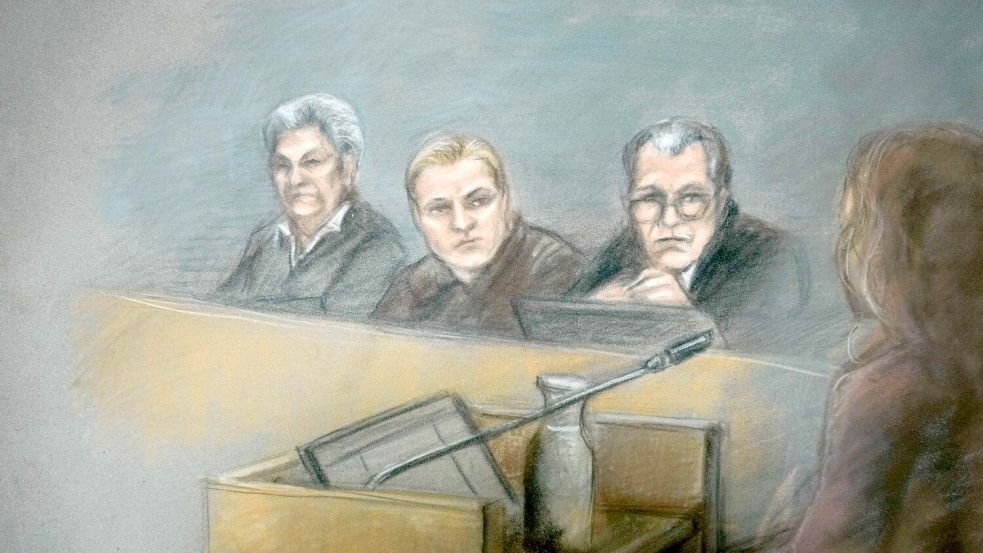 Marius Borg Høiby saß im Prozess häufig zwischen seinen Verteidigern. (Archivbild) Foto: Ane Hem/NTB/dpa