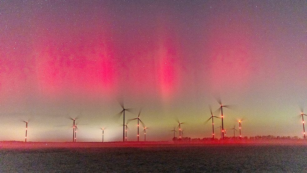 Polarlichter wie hier im Januar 2026 über Bramsche könnten bald wieder am Osnabrücker Himmel leuchten. Foto: Christian Senft