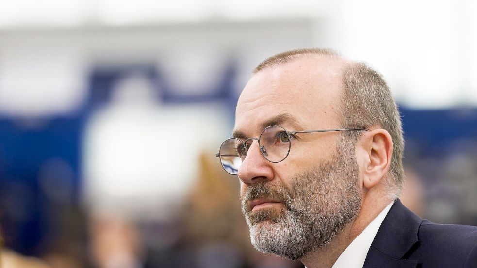 Manfred Weber (CSU), Fraktionsvorsitzender der EVP, steht wegen angeblicher Absprachen mit Politikern der rechten Fraktionen in der Kritik. Foto: dpa/Philipp von Ditfurth