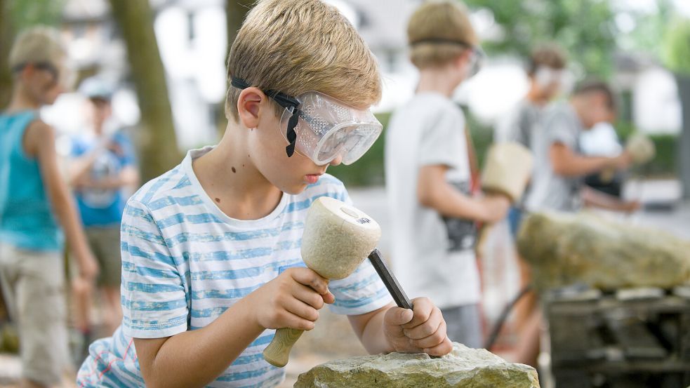 Osnabrück feilt aktuell am Konzept für die künftige Ferienbetreuung für Schulkinder. Foto: IMAGO/Funke Foto Services/Lutz von Staegmann