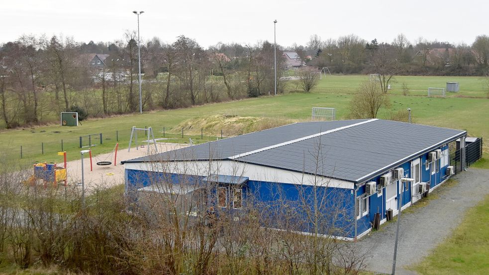 Die Krippe „Wimmelhuus“ auf dem alten Rechtsupweger Sportplatz gibt es seit 2018. Sie besteht aus mehreren überdachten Einzelcontainern. Foto: Thomas Dirks