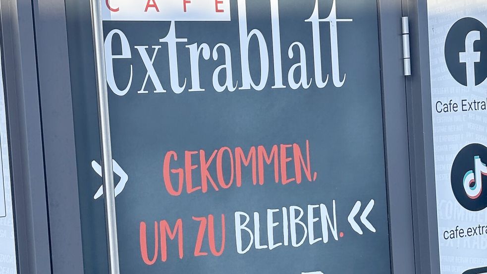 Eigentlich war die Filiale der Gastronomiekette nach Aurich gekommen, um zu bleiben. Dafür muss das Ladenlokal nun nach dem Brand im Herbst vergangenen Jahres wieder aufgebaut werden. Foto: Mieke Matthes