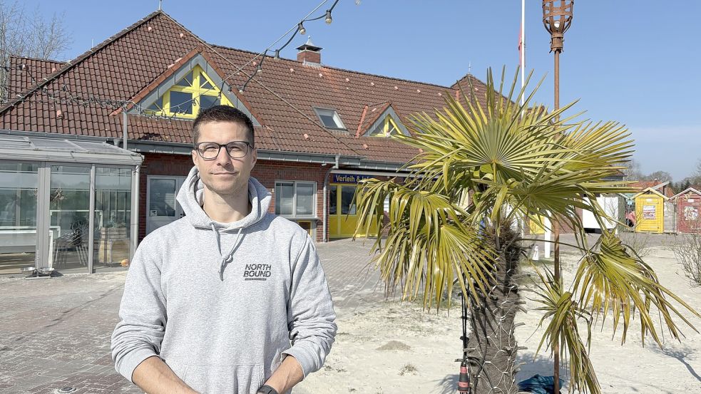 Julian Berg ist ab dieser Saison auch für die Bewirtung im Café im Mehrzweckgebäude verantwortlich. Foto: Karin Böhmer