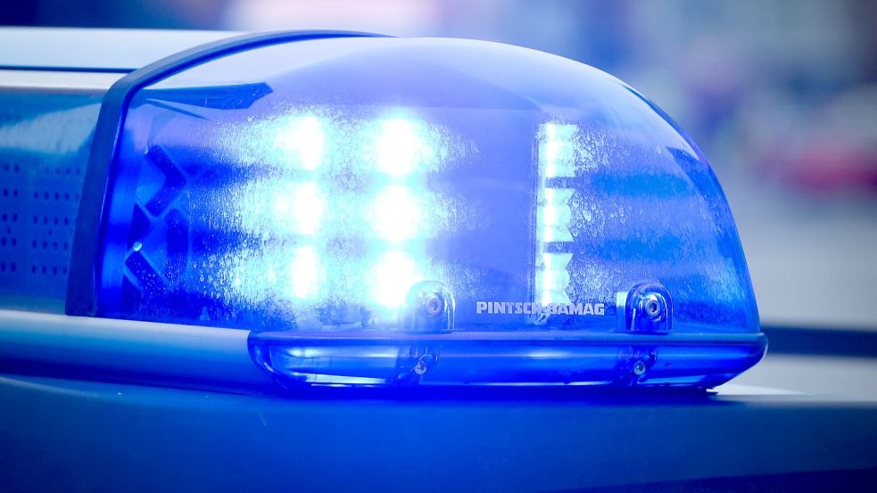 Die Auricher Polizei hat zwei Autofahrer angehalten, die betrunken waren. Symbolfoto: DPA