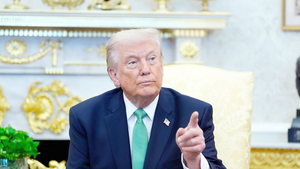 US-Präsident Trump will, dass Tanker wieder durch die Straße von Hormus fahren können. (Archivbild) Foto: Alex Brandon/AP/dpa