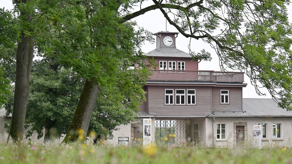 Zwei Verbände kritisieren einen geplanten Auftritt des Kulturstaatsministers Wolfram Weimer beim Gedenken an die Befreiung des Konzentrationslagers Buchenwald. (Archivbild) Foto: Martin Schutt